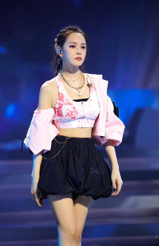 伊能静|张雨绮为伊能静鸣不平，当镜头扫过伊能静，表情却暴露了她