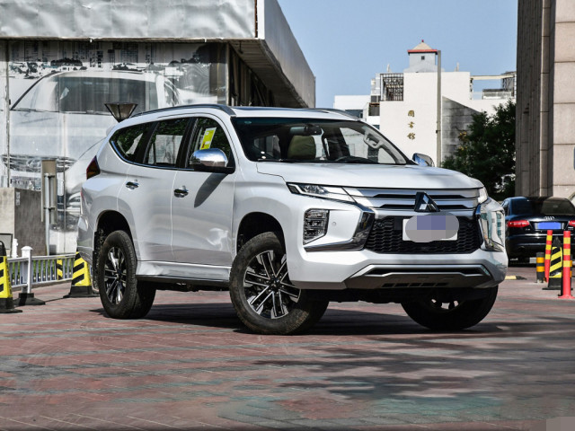 帕杰罗优惠6.3万,预计2021年停产,放弃汉兰达也要来一台