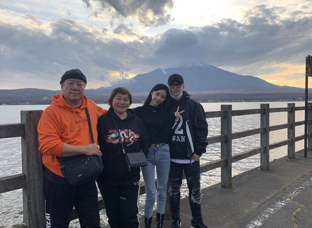 潘玮柏|潘玮柏奉子成婚？空姐宣云五年绯闻熬出头，温婉居家形象全是伪装