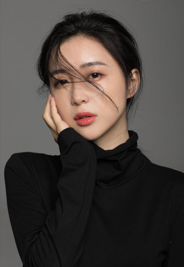 潘玮柏|潘玮柏奉子成婚？空姐宣云五年绯闻熬出头，温婉居家形象全是伪装