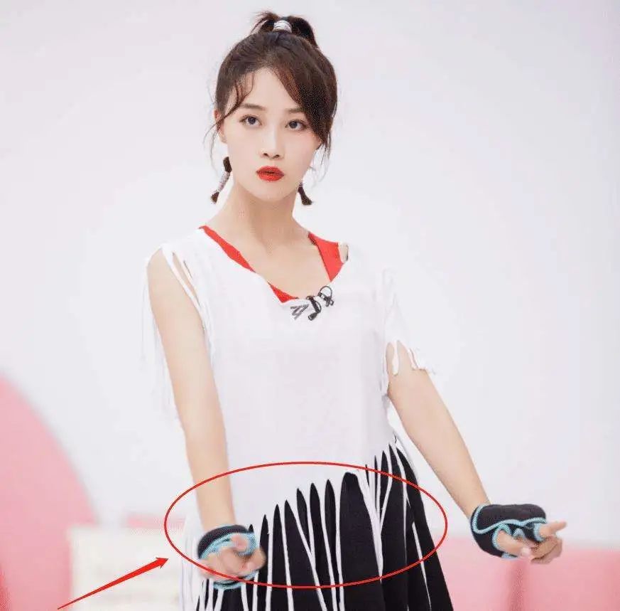 蓝盈莹|太心机？蓝盈莹主动加入宁静组惹争议，主动申请退赛？