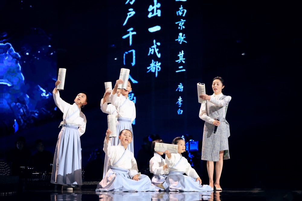 古诗|用四川话诵唱古诗里的锦绣成都 这两位老师央视上“火”了