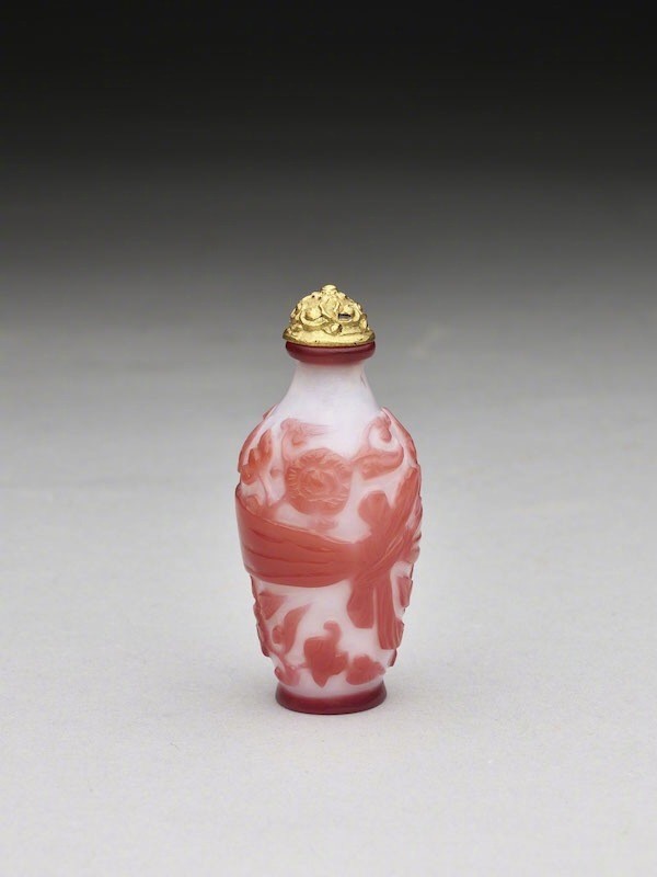 台北故宫珍藏的各种材质的清代鼻烟壶