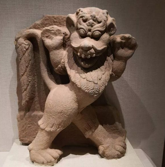 三星堆出土的陶猪,一出道就火了!有没有很眼熟?