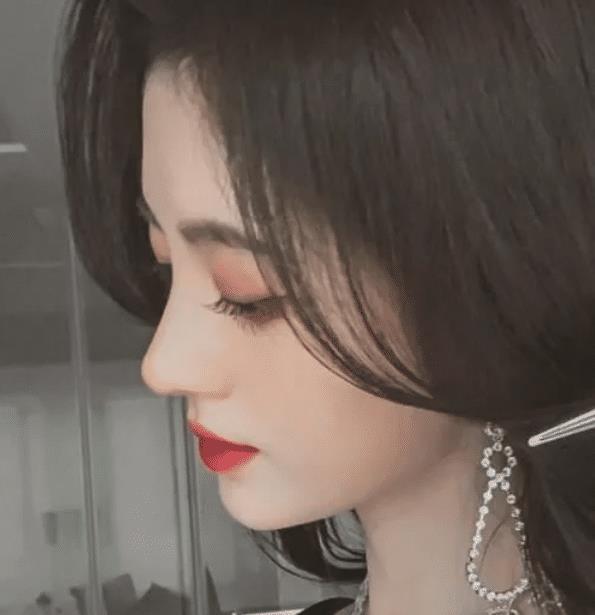 鞠婧祎的侧脸,baby的侧脸,郑爽的侧脸,看到迪丽热巴没法黑