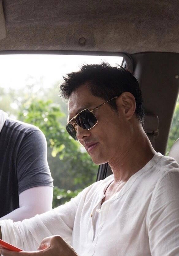 重温使徒行者2袁伟豪性感背影剧中七大肌肉男谁最man