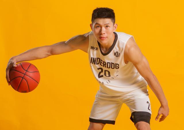 上赛季cuba联赛分区赛及全国赛,李瑞共出战12场比赛,场均可以得到