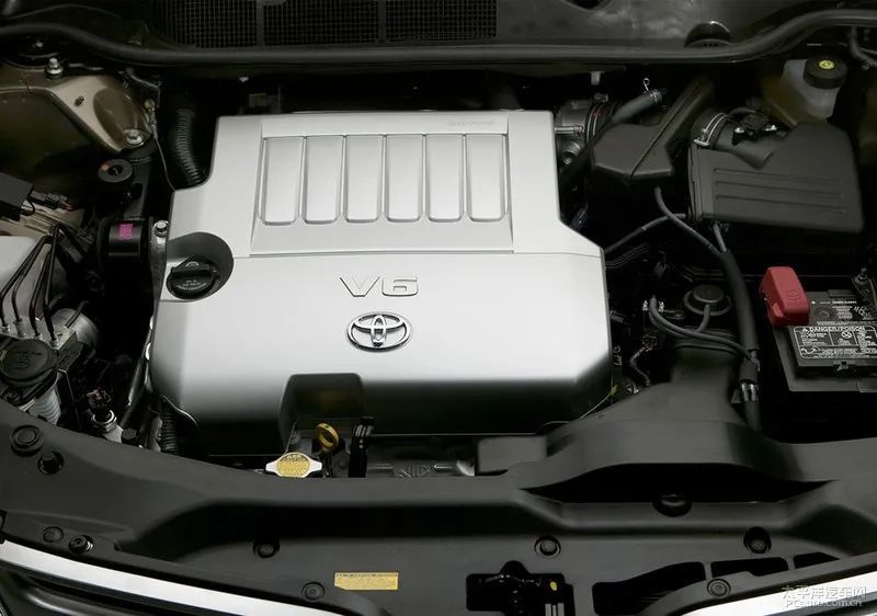 7l直列四缸的自然吸气发动机以及代号为2gr-fe的3.