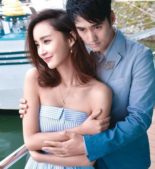 她谈过两段老少恋,三年结两次婚,现任还是她和前任结婚时的伴郎