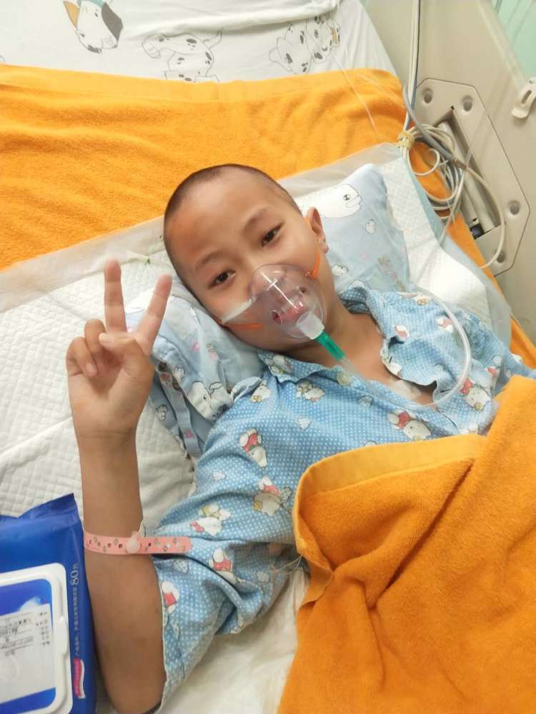 13岁男孩崴到脚后生命垂危59天抢救奇迹生还