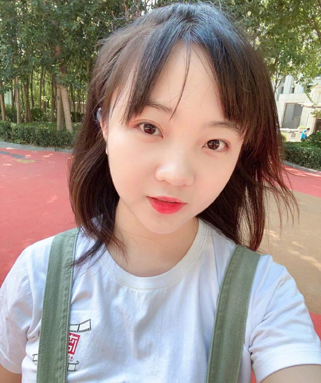 21岁林妙可近照曝光可爱俏皮自信满满她长大了