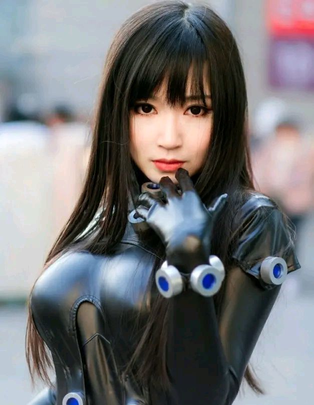 这组图是coser罐儿小姐姐出的一次cos play作品,完美的还原的漫画中