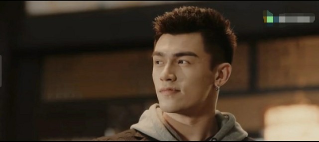 盗墓笔记浅谈吴邪的手下热情忠心的坎肩