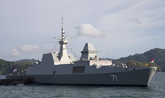 可畏级"不屈"号