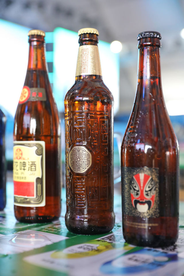 探访青岛金沙滩啤酒城雪花啤酒大篷脸谱窗棂上了酒瓶大篷秒变网红打卡