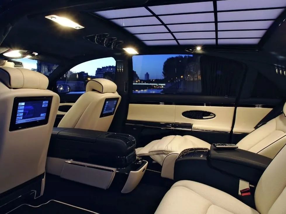 大连现身挂"九五之尊"车牌的2500万豪车,车牌值1000万