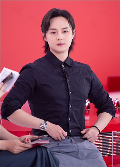 尹正告诉你夏季衬衣如何搭配更帅气