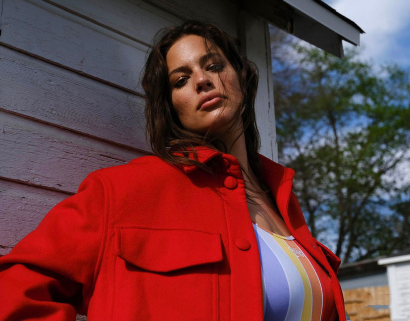 大码超模阿什莉复工了生娃归来登时尚杂志八月刊一脸幸福感