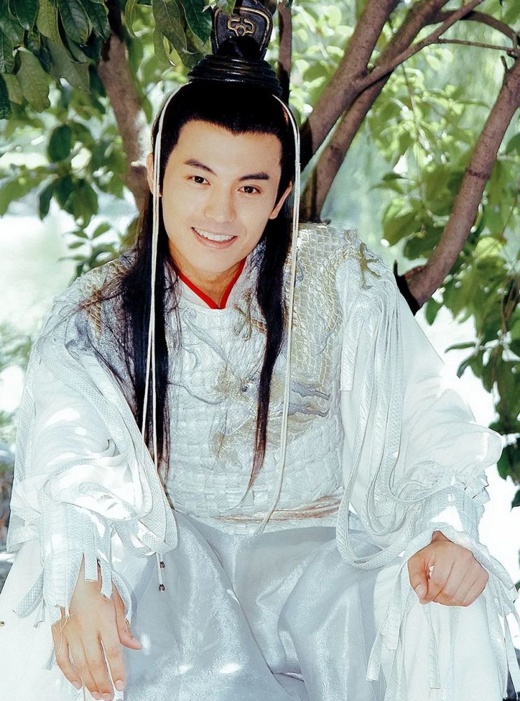 逐风而行随戏而生