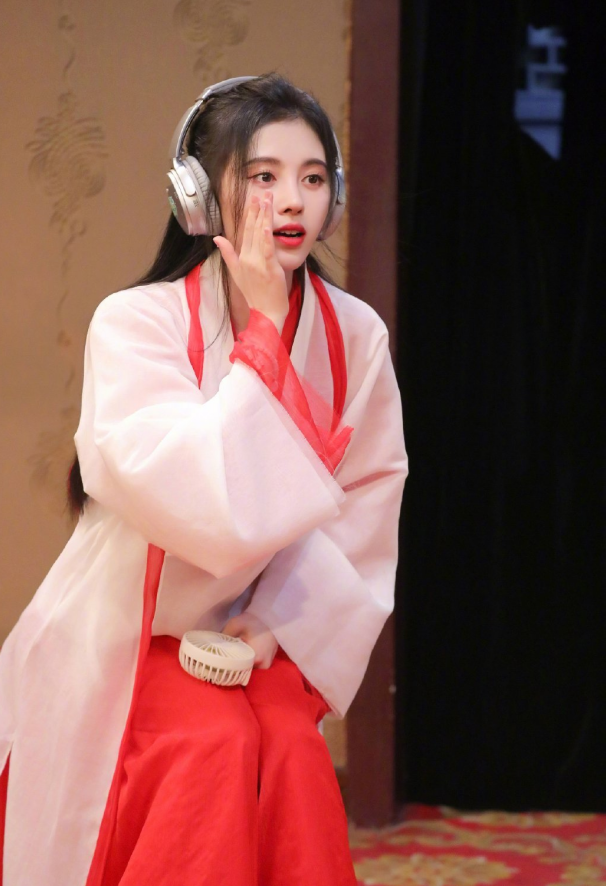 鞠婧祎cos紫霞仙子照被疯传看到真人后网友疯狂截屏