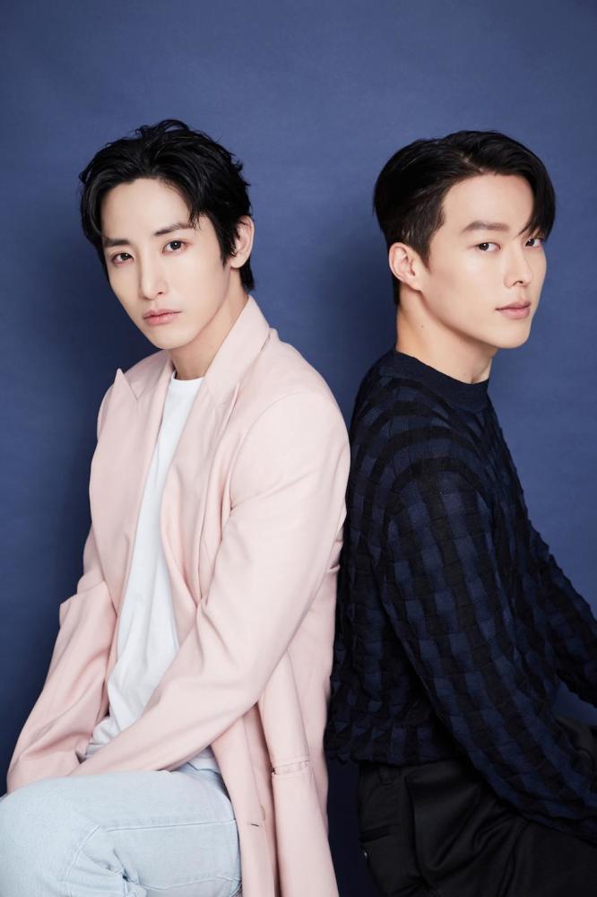 李洙赫晒照粉红色西装温柔系暖男同框张基龙站在迷妹心尖上颜狗狂欢