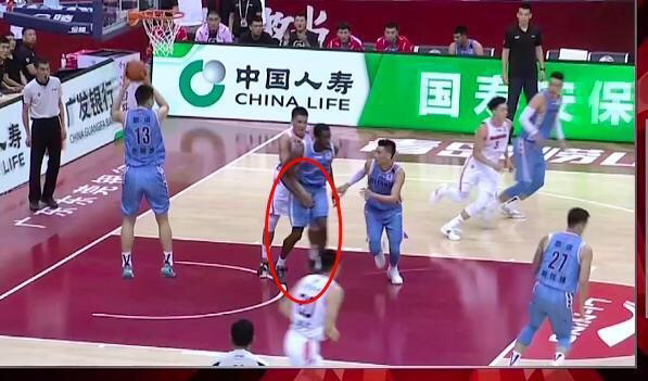 比赛很精彩,双方球员都打得很卖力,威姆斯砍下40分18篮板8助攻,林书豪