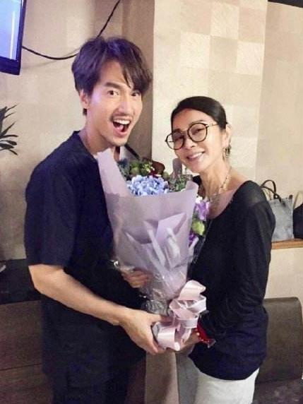 言承旭竟被曝"母子恋"?两人甜蜜合照被曝光,网友:这哪像64岁的人?