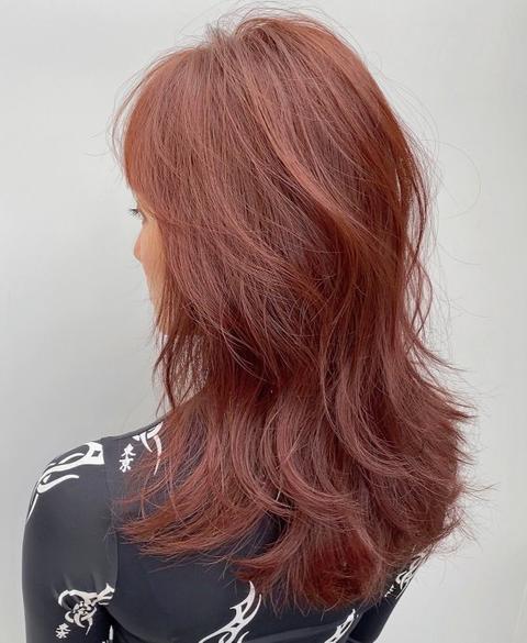 显白的粉橙红染发技术加入红与紫出现的粉橙红棕更好看