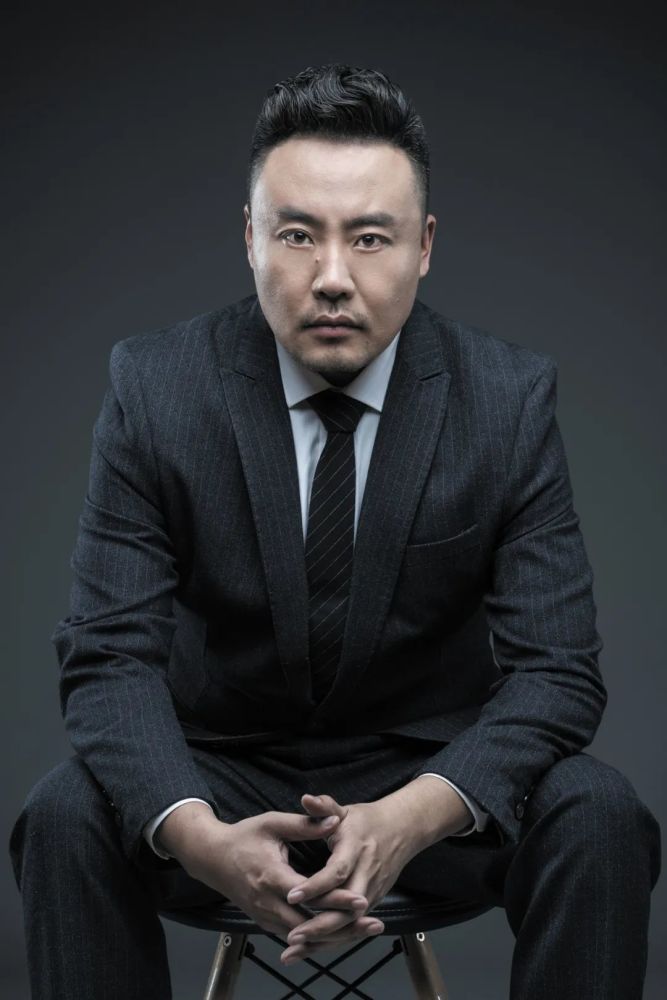 侯俊生每个人都有海水和火焰两个侧面只是自己未必会发现