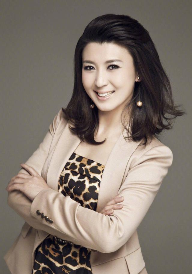 闫学晶的人生多豪横:48岁当外婆之后再次怀孕,儿子回答太赞了