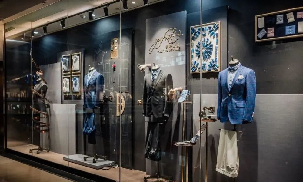 你不可不知的化妆品橱窗装修设计攻略