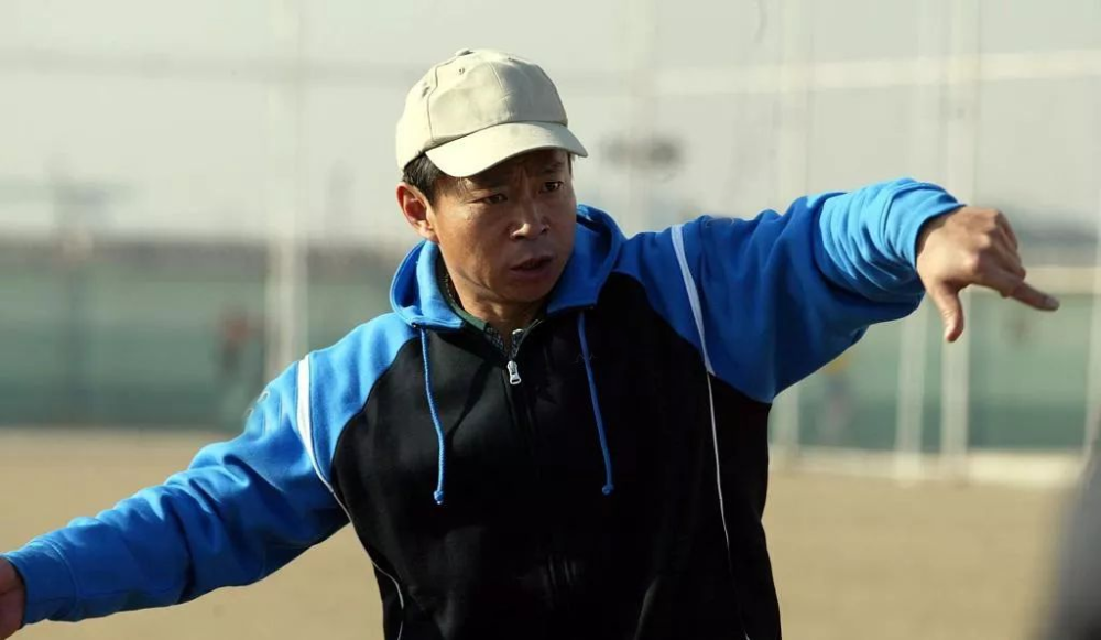 李华筠4岁断指14岁开始训练仍能在世青赛与范巴斯滕齐名