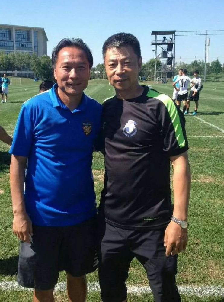 李华筠4岁断指14岁开始训练仍能在世青赛与范巴斯滕齐名