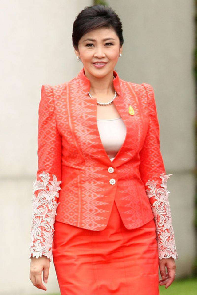 泰国总理选美冠军英拉,泰式穿搭别有韵味,混血从不让人失望