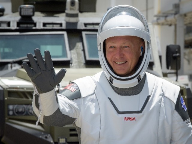 詹内斯基说,这种物质重量轻,可以在太空任务期间用基