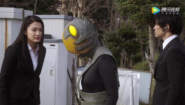 说实话讲道理,小怪特别佩服"安达仁美"这样的女性皮套演员.