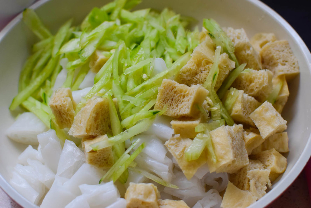 三伏天米饭面条都没有它抢手一蒸一拌滑溜溜特爽口