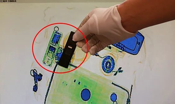 居然有这样的新型电警棍!法院安检立功了!【今日关注】