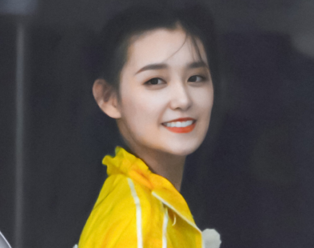 蒋依依奔跑吧下水脱妆截图火了颜值太过真实了