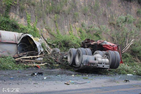 1个月3起车祸 同样长下坡刹车失灵 为啥有人死亡有人只是轻伤 腾讯新闻