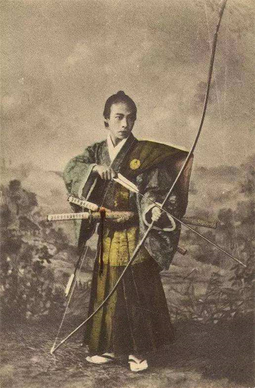 百年前日本武士 平均身高仅1米6 面露凶光 女武士堪比绝世美人 腾讯新闻