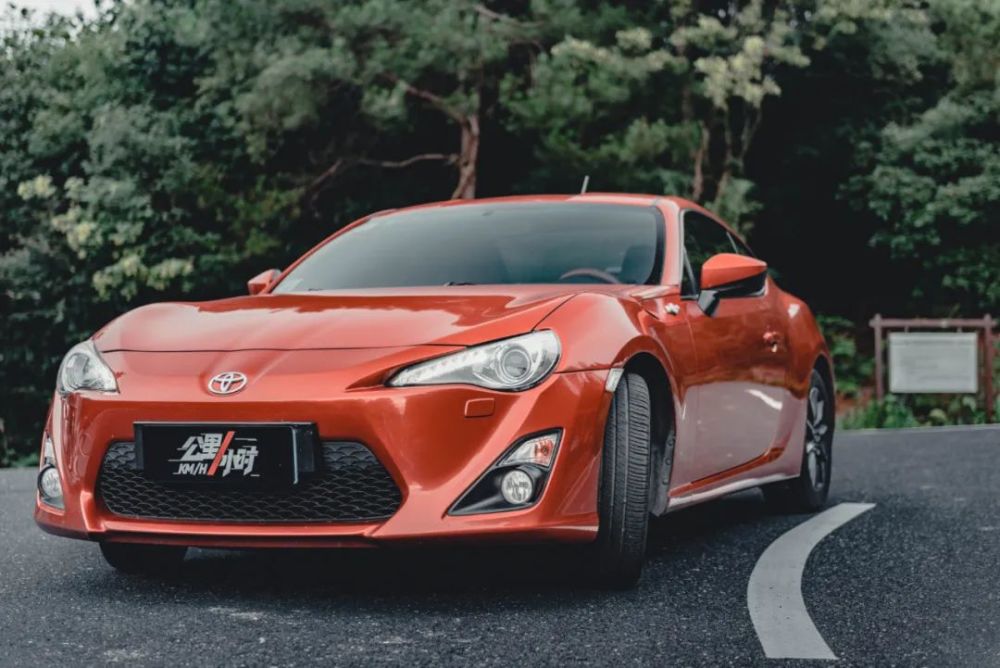 boxer engine,rear-wheel drive,zenith.