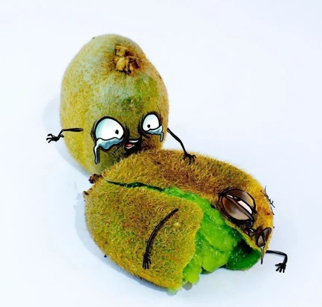 当水果被拟人化雪梨的表情很滑稽西瓜的手脚画反了吗