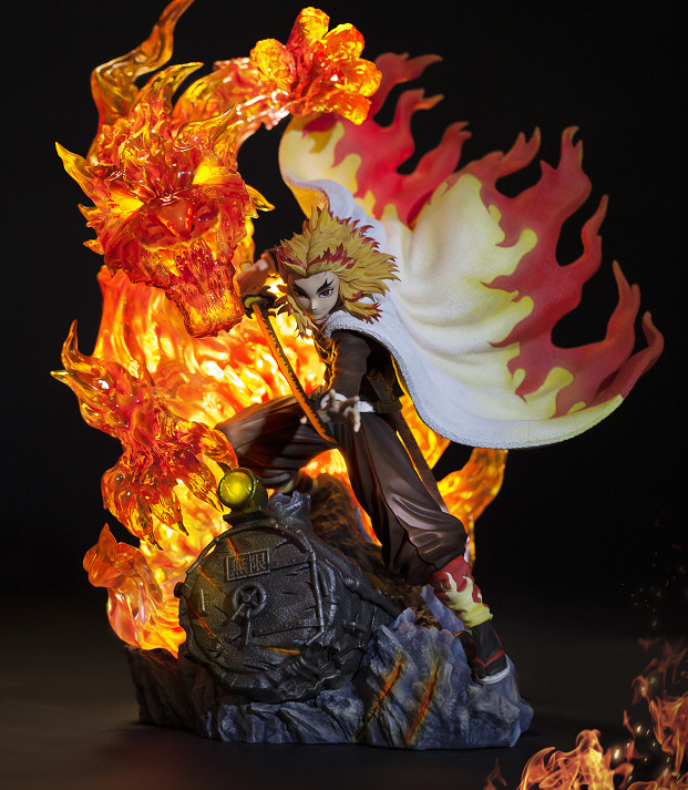 鬼灭之刃炎柱高光手办标价2千特效值一万开灯后价值翻倍