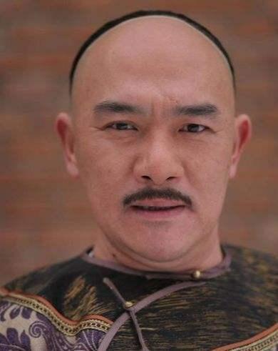 王绘春因雍正王朝走红长相酷似申军谊感情经历却不同