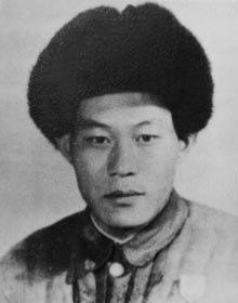 志愿军钢铁营营长曹玉海敌人已包围我营部我跟你告别了团长