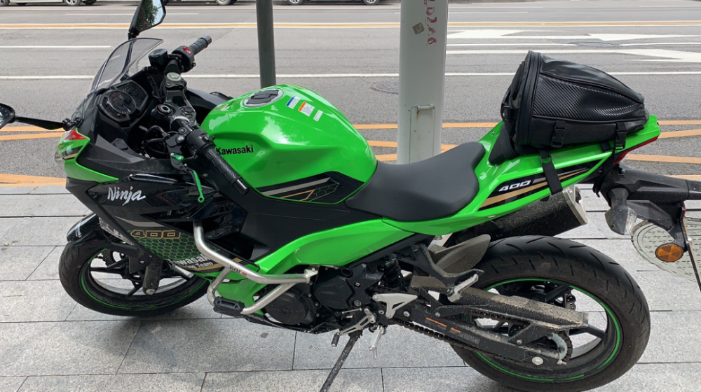 后来我再次骑我的gpr150回到购车的赛科龙通州旗舰店准备放在这卖车时