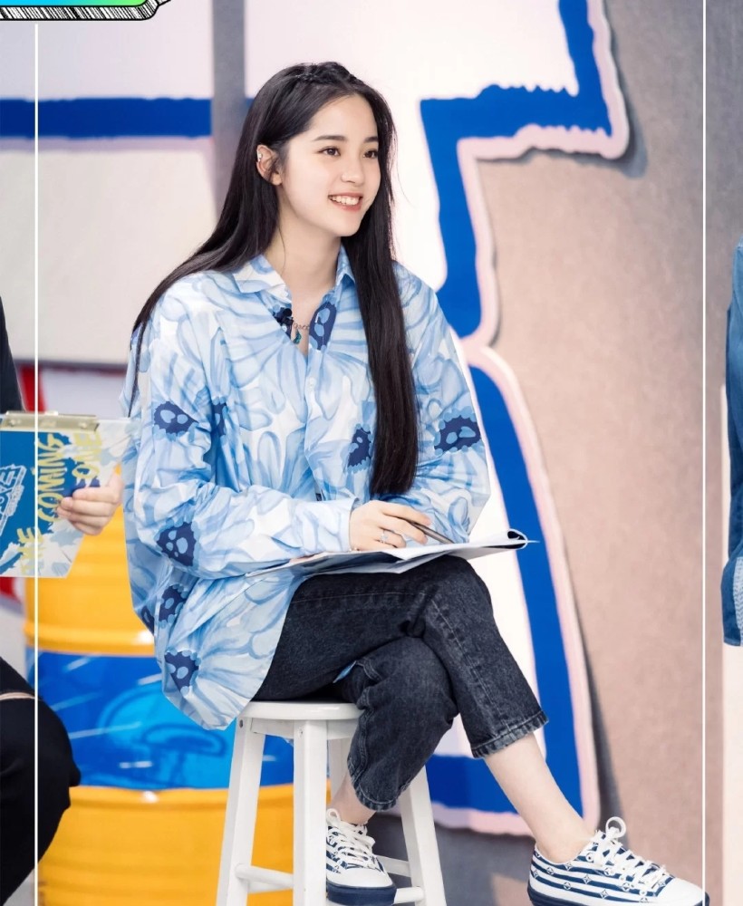 盘点欧阳娜娜录制明日之子穿搭合集