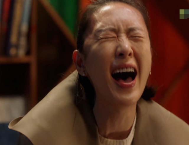 顾佳和许幻山大吵后崩溃,大哭时谁注意她的眼睛?骗观众呢?