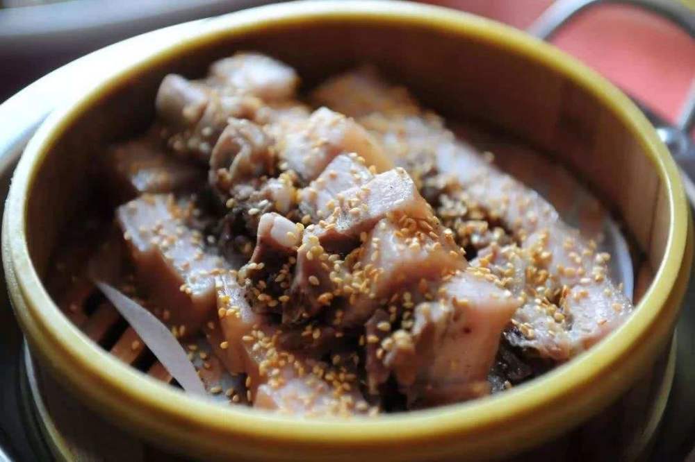 谈起佛山顺德很多人应该会想到顺德的美食,因为前些年一部美食短片在